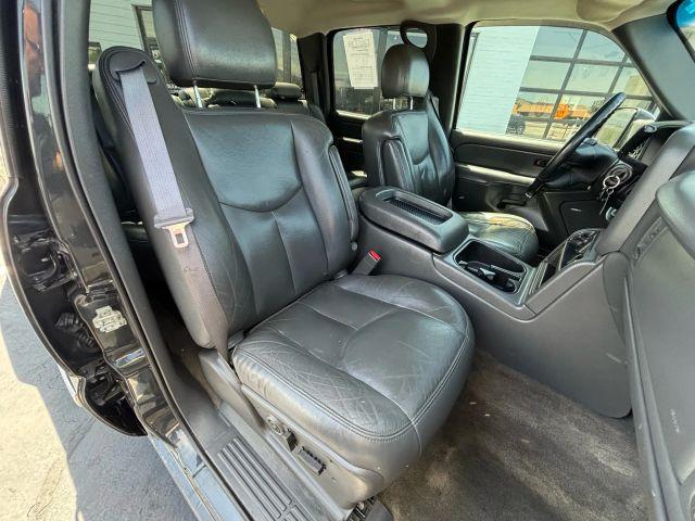 Photo of 2004 Gray GMC Sierra 2500
