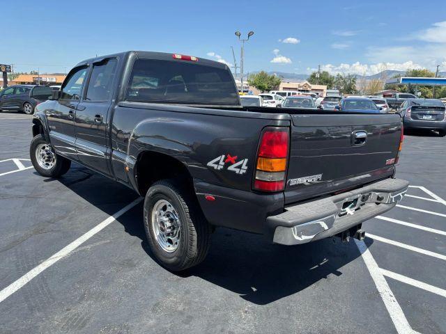 Photo of 2004 Gray GMC Sierra 2500