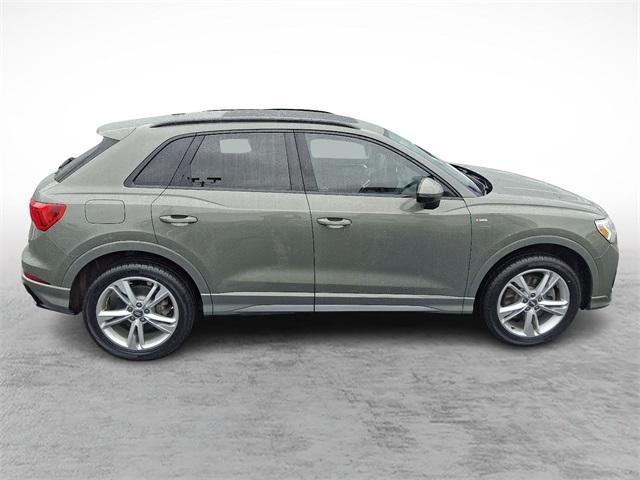 Photo of 2020 Chronos Gray Metallic Audi Q3