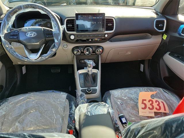 Photo of 2025 Onyx Black Hyundai VENUE