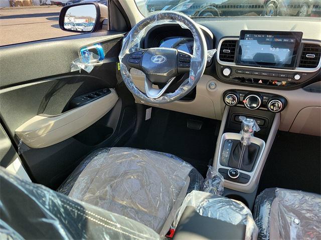 Photo of 2025 Onyx Black Hyundai VENUE
