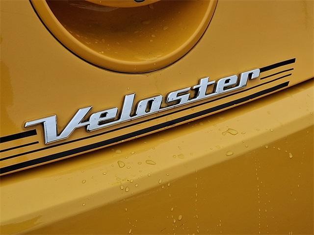 Photo of 2014 26.2 Yellow Hyundai Veloster
