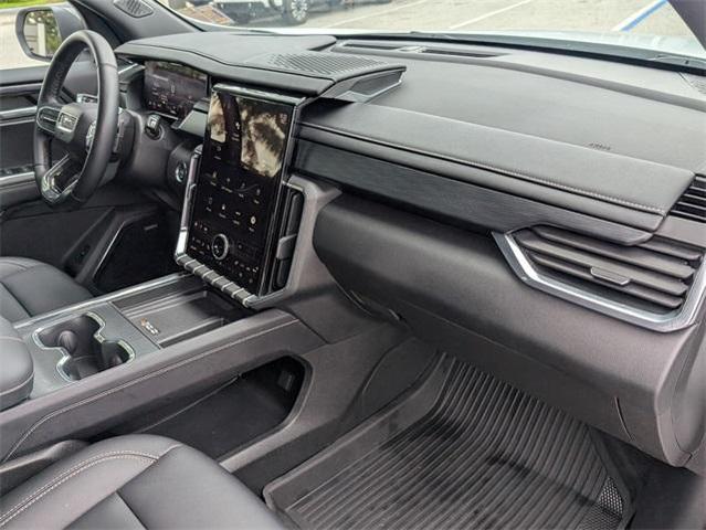 Photo of 2024 Summit White GMC Acadia