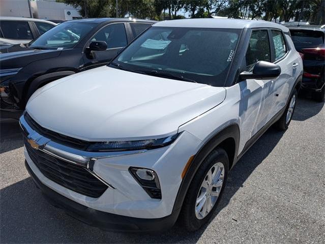 Photo of 2026 Summit White Chevrolet Trailblazer