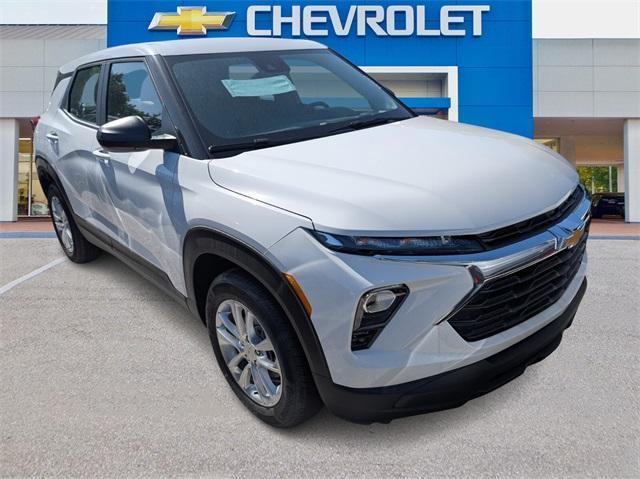 Photo of 2026 Summit White Chevrolet Trailblazer