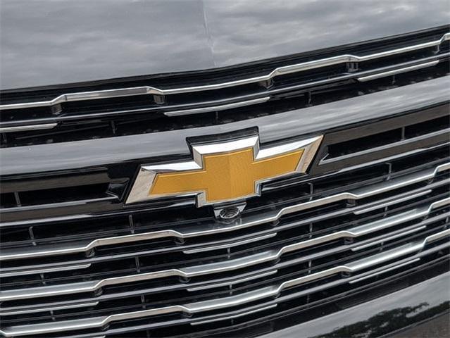 Photo of 2025 Black Chevrolet Suburban