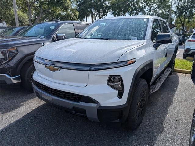 Photo of 2025 Summit White Chevrolet Silverado EV