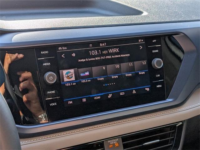 Photo of 2024 Pure White Volkswagen Taos