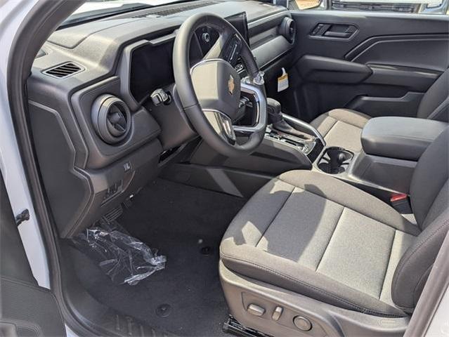 Photo of 2025 Summit White Chevrolet Colorado