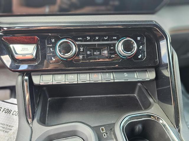 Photo of 2024 Summit White GMC Sierra 2500