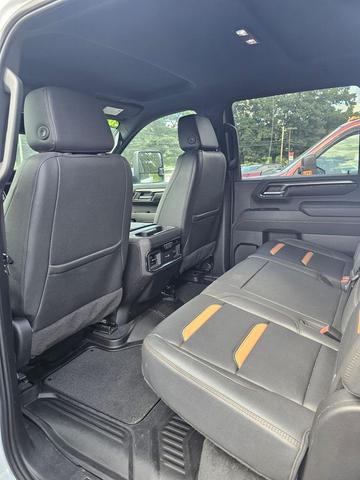 Photo of 2024 Summit White GMC Sierra 2500
