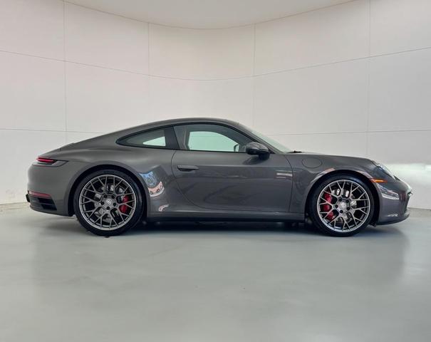 Photo of 2021 Gray Porsche 911