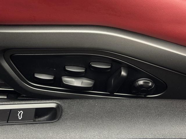 Photo of 2021 Gray Porsche 911