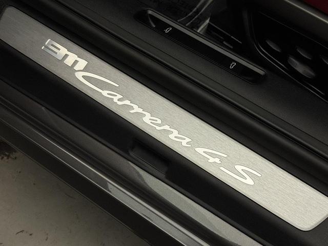 Photo of 2021 Gray Porsche 911
