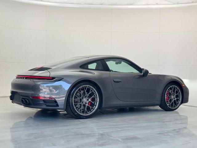 Photo of 2021 Gray Porsche 911