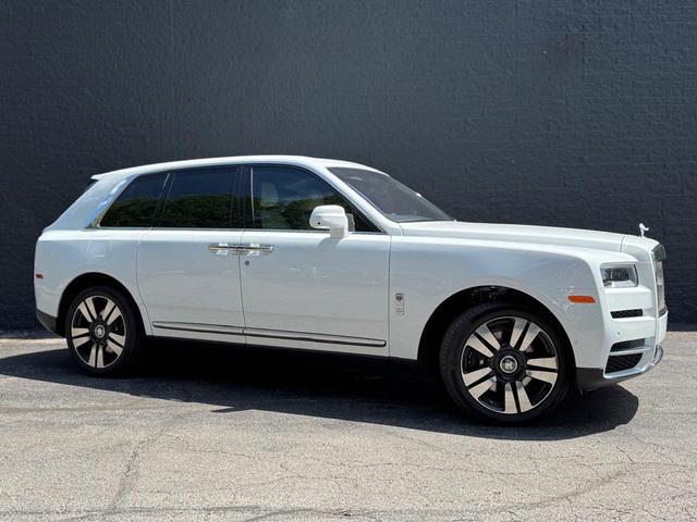 Photo of 2023 White Rolls-Royce Cullinan
