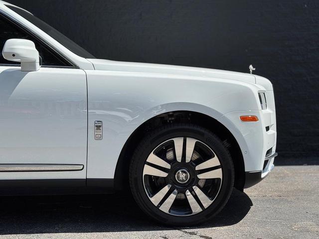 Photo of 2023 White Rolls-Royce Cullinan