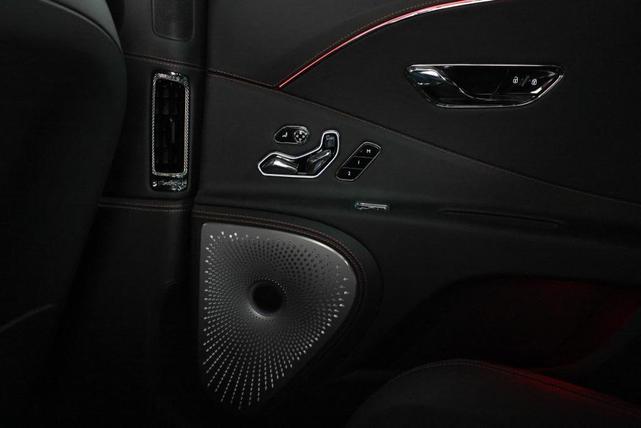 Photo of 2023 Beluga Bentley Flying Spur