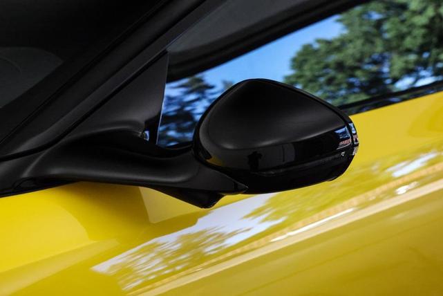 Photo of 2024 Yellow Aston Martin DB12