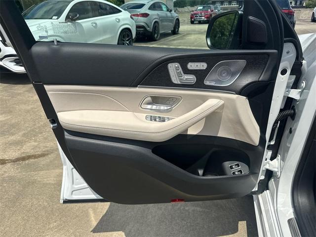 Photo of 2025 Moonlight Mercedes-Benz GLE 450e