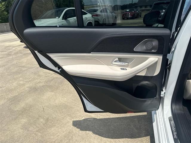 Photo of 2025 Moonlight Mercedes-Benz GLE 450e