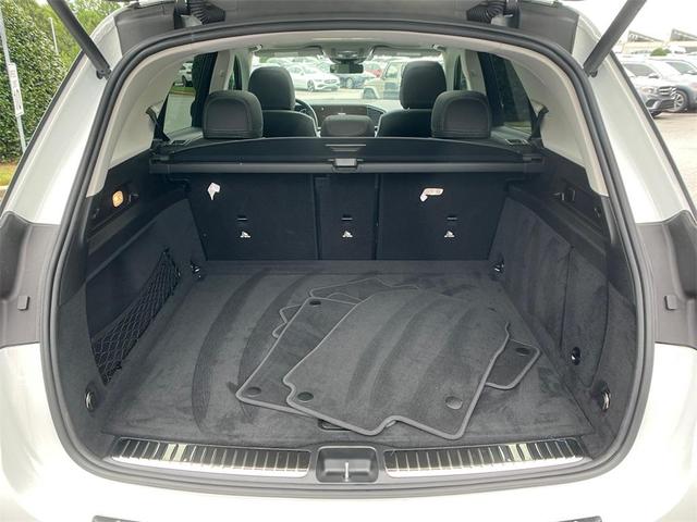Photo of 2025 MANUFAKTUR Diamond White Metallic Mercedes-Benz GLE 350