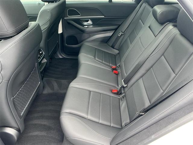 Photo of 2025 MANUFAKTUR Diamond White Metallic Mercedes-Benz GLE 350