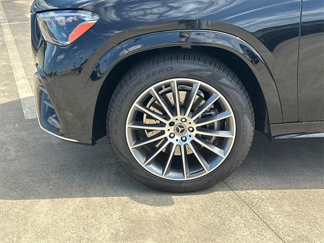 Photo of 2025 Obsidian Black Mercedes-Benz GLE 450e