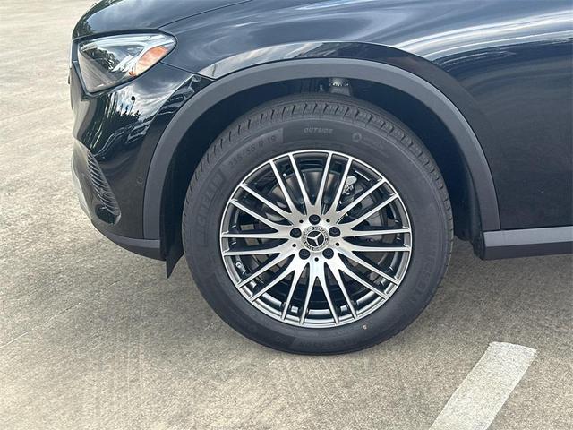 Photo of 2026 Black Mercedes-Benz GLC 300
