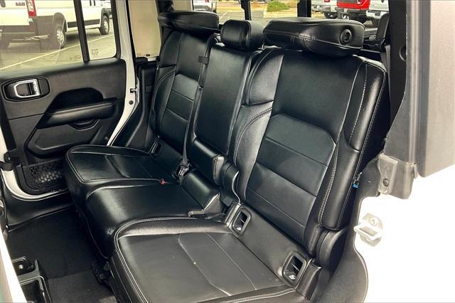 Photo of 2020 Bright White Clearcoat Jeep Gladiator