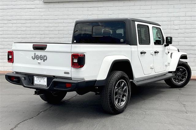 Photo of 2020 Bright White Clearcoat Jeep Gladiator