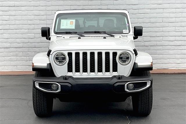 Photo of 2020 Bright White Clearcoat Jeep Gladiator