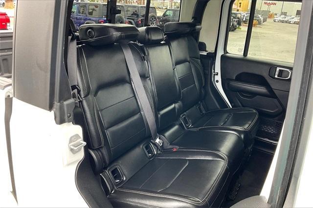 Photo of 2020 Bright White Clearcoat Jeep Gladiator