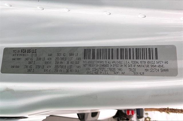 Photo of 2020 Bright White Clearcoat Jeep Gladiator