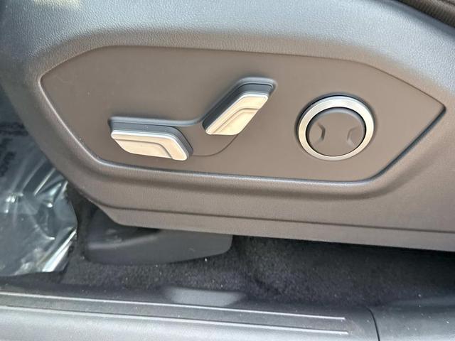Photo of 2025 Shimmering Silver Hyundai SANTA FE