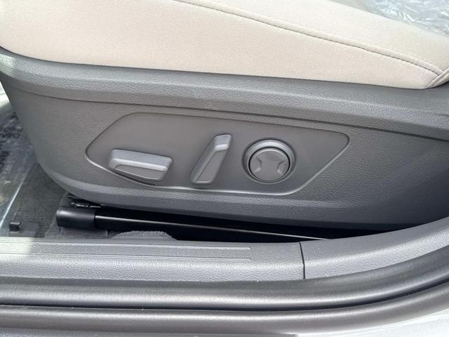 Photo of 2025 Aero Silver Hyundai SONATA Hybrid