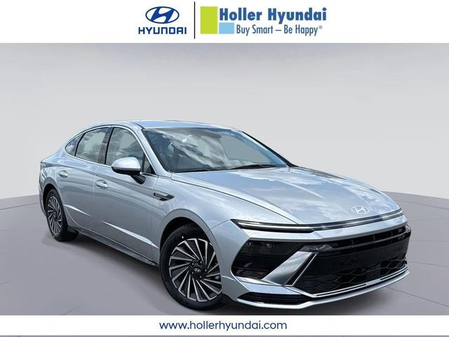 Photo of 2025 Aero Silver Hyundai SONATA Hybrid