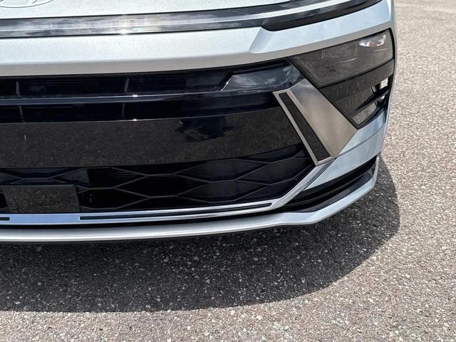 Photo of 2025 Aero Silver Hyundai SONATA Hybrid