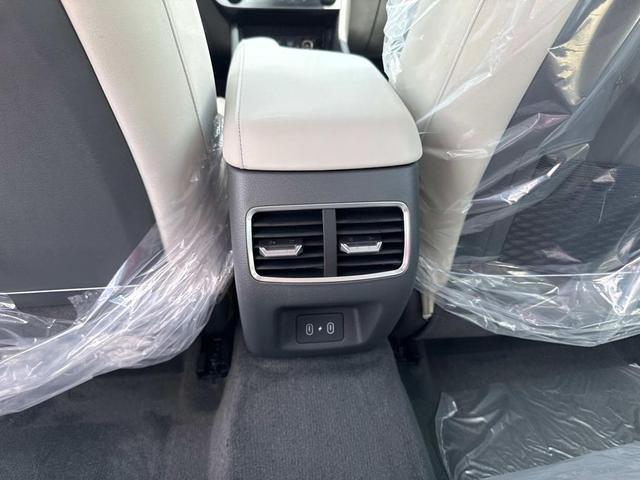 Photo of 2025 Aero Silver Hyundai SONATA Hybrid