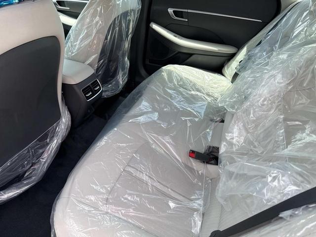 Photo of 2025 Aero Silver Hyundai SONATA Hybrid