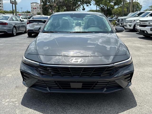 Photo of 2025 Ecotronic Gray Hyundai ELANTRA