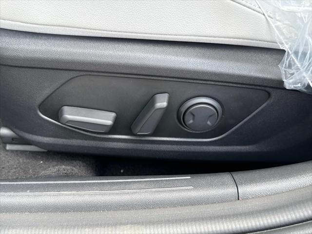 Photo of 2025 Ecotronic Gray Hyundai ELANTRA