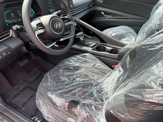 Photo of 2025 Amazon Gray Hyundai ELANTRA HEV