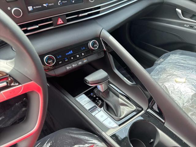 Photo of 2025 Amazon Gray Hyundai ELANTRA HEV
