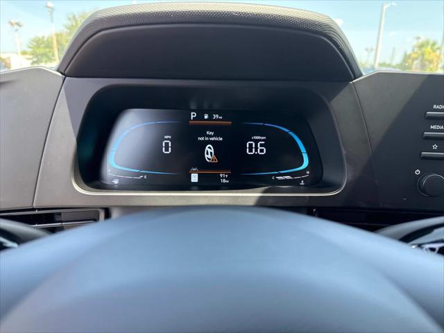 Photo of 2025 Ecotronic Gray Hyundai ELANTRA