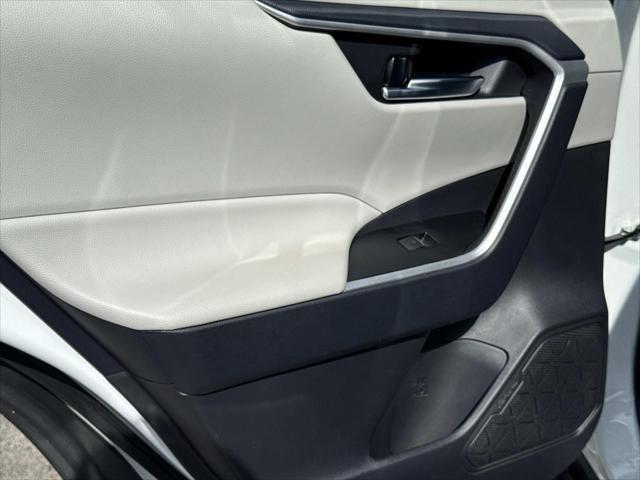 Photo of 2024 Wind Chill Pearl Toyota RAV4