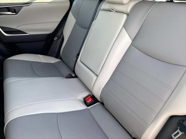 Photo of 2024 Wind Chill Pearl Toyota RAV4