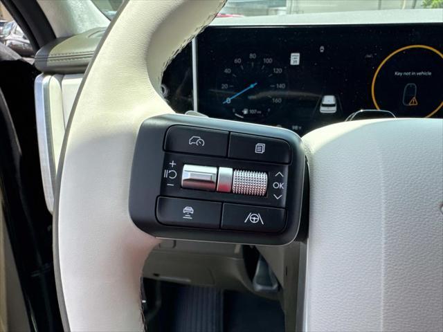 Photo of 2025 Phantom Black Hyundai SANTA FE