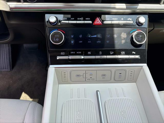 Photo of 2025 Phantom Black Hyundai SANTA FE
