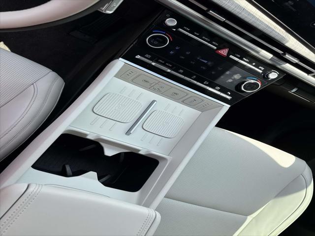 Photo of 2025 Phantom Black Hyundai SANTA FE